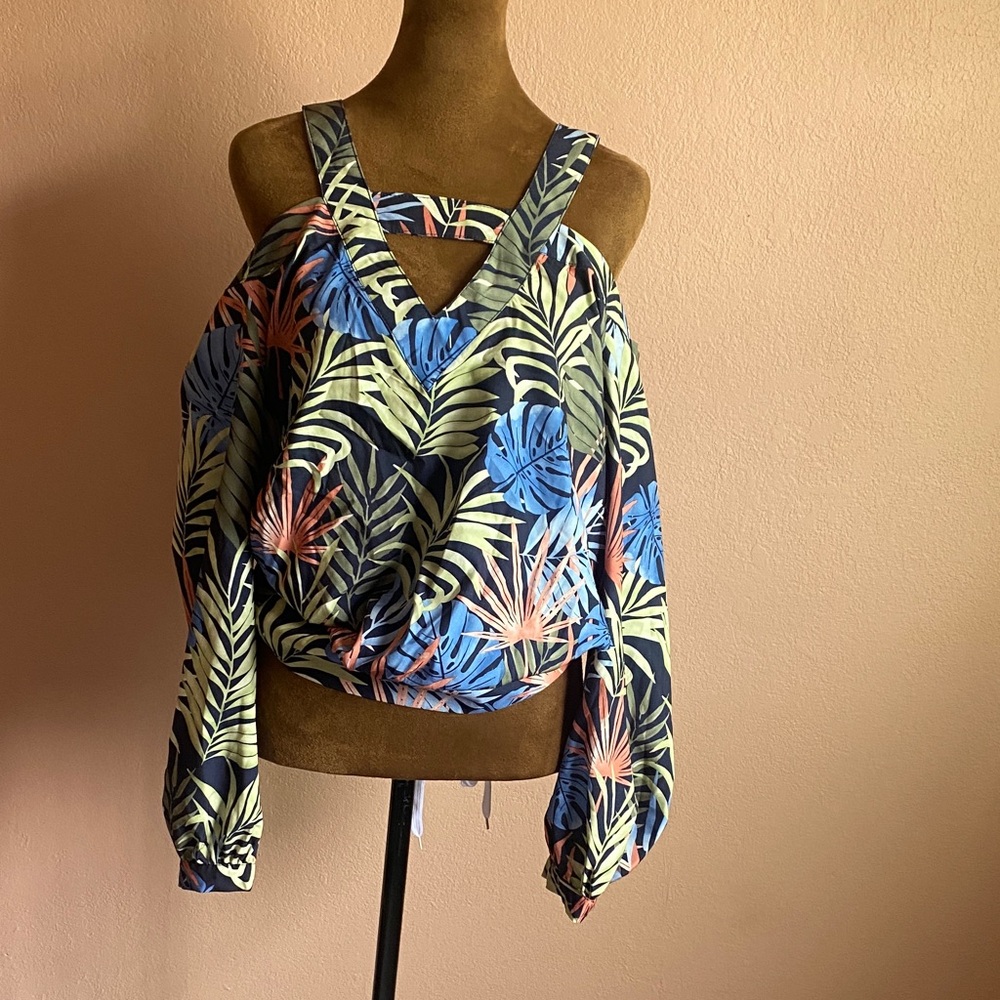 BEBÉ  Multicolor Tropical Print Cold Shoulder Blouse
